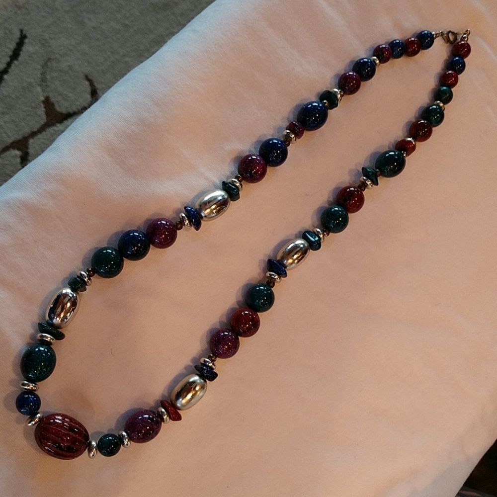 Multi color necklace